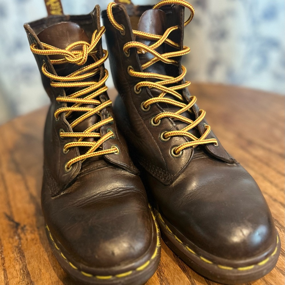 Vintage 90’s Dr. Martens Made in England. Stamped Brown Leather